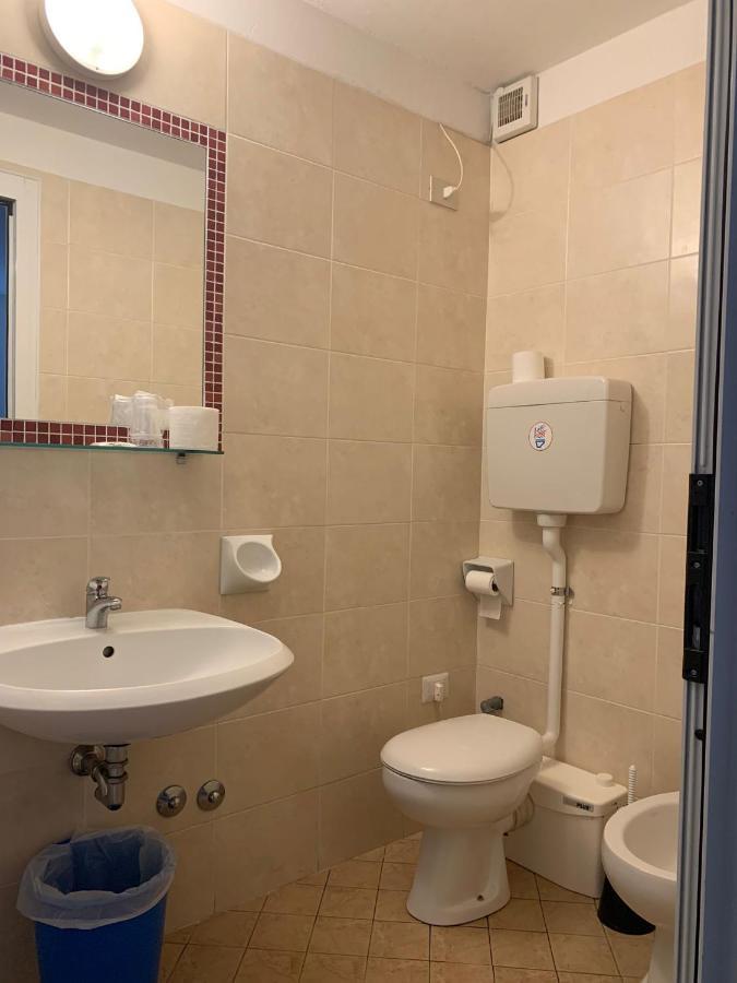 רימיני Hotel Villa Isola מראה חיצוני תמונה