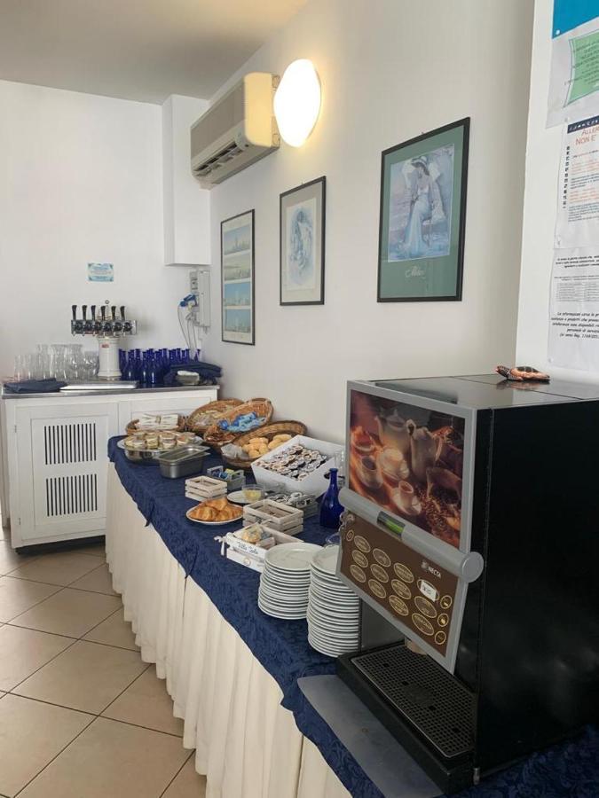 רימיני Hotel Villa Isola מראה חיצוני תמונה