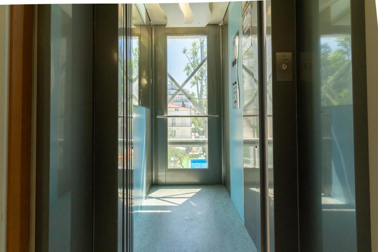 רימיני Hotel Villa Isola מראה חיצוני תמונה